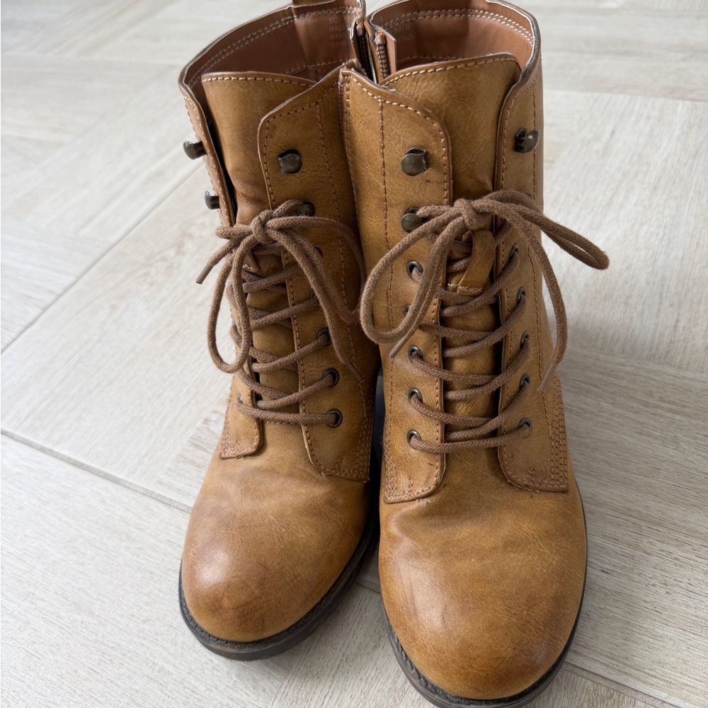 MIA Women's Tan Lace Up Boots